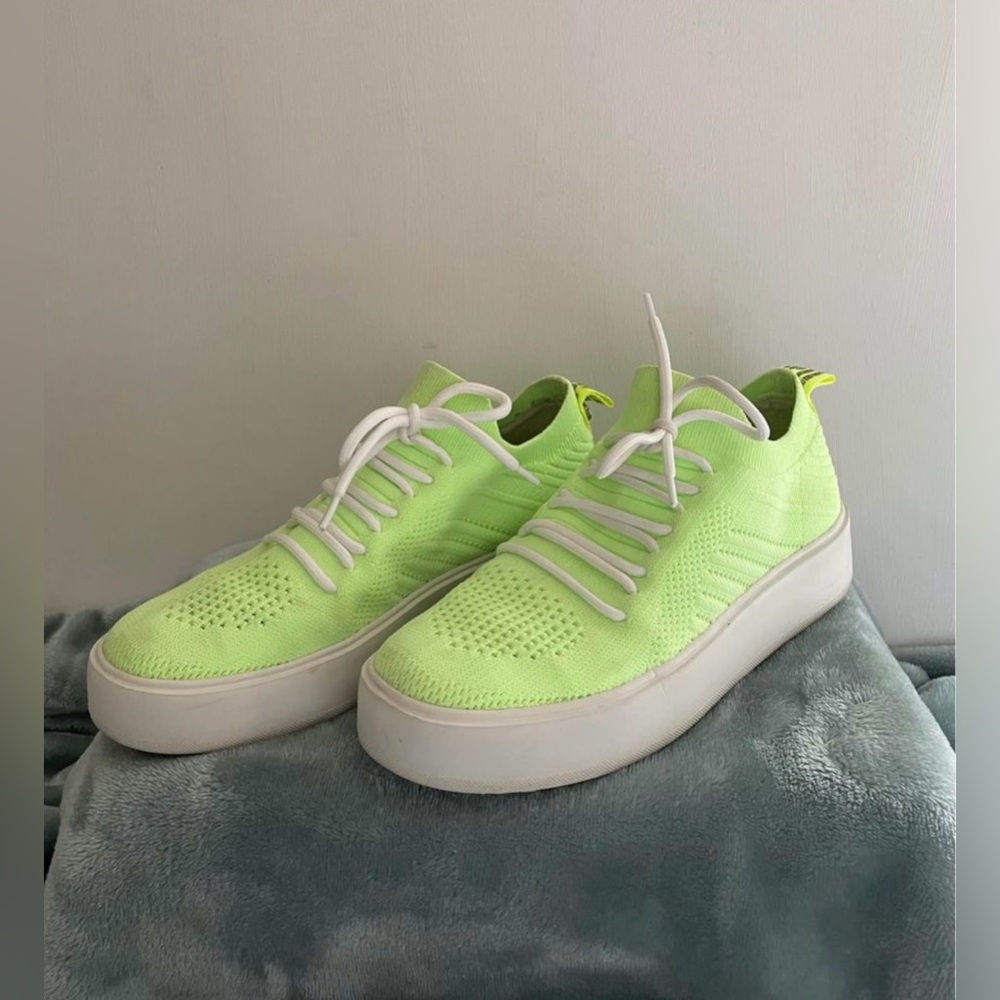 Steve Madden sneakers, women’s size 8.